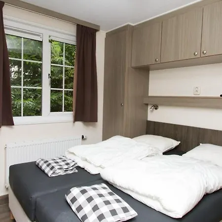 مكان تخييم Vakantiecentrum De Ullingse Bergen