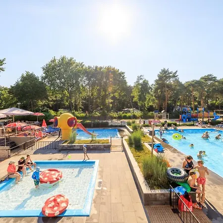 Vakantiecentrum De Ullingse Bergen Kamp alanı 3*